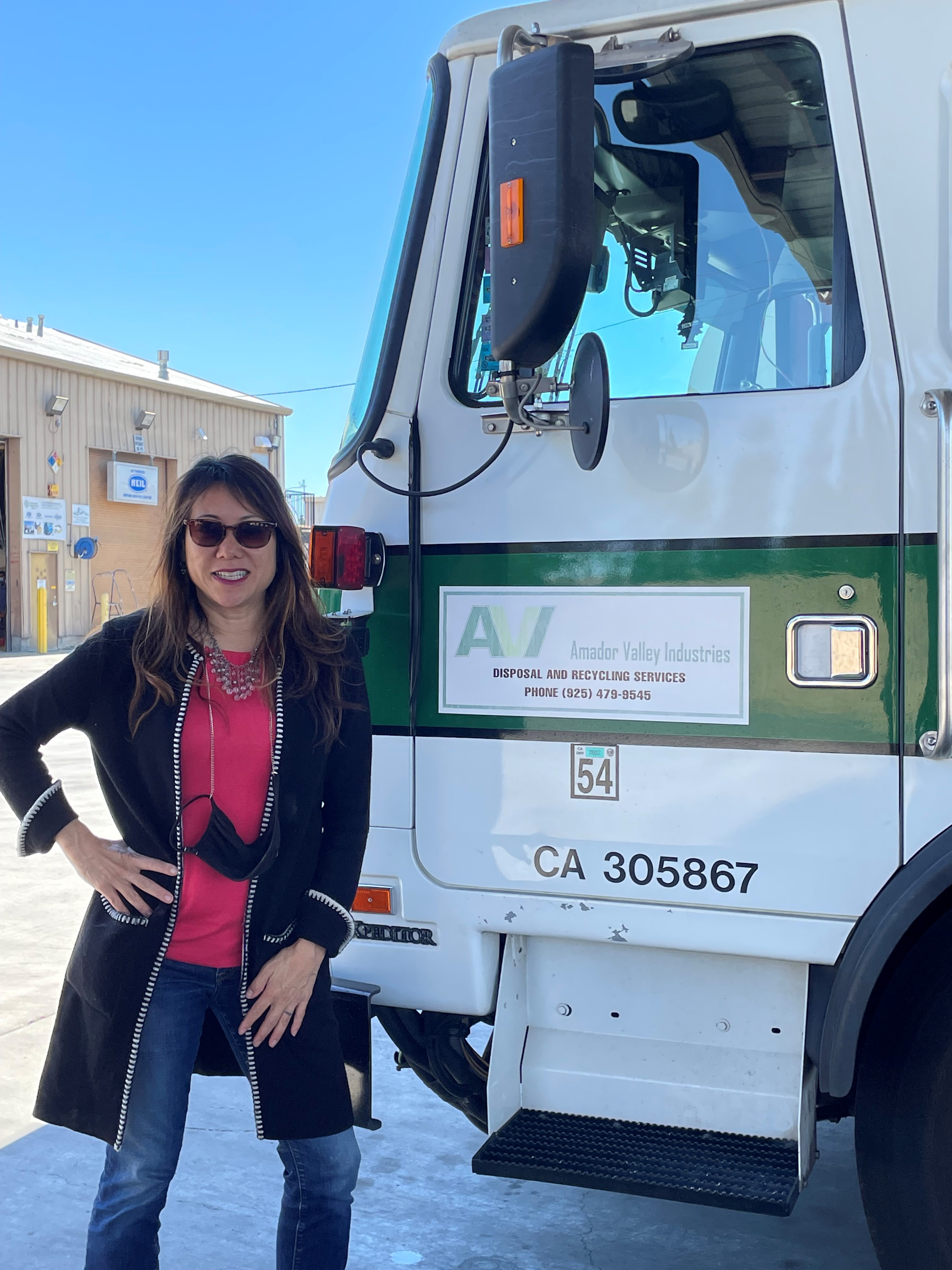 California State Treasurer, Fiona Ma, tours Amador Valley Industries to see new collection vehicles